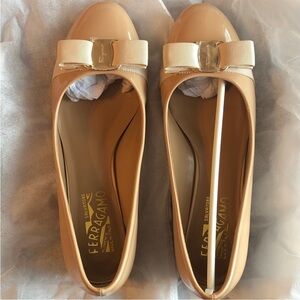 Salvatore Ferragamo Women's Nude Bow heels